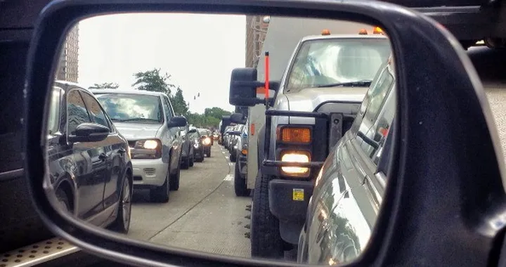 Truffe agli automobilisti: la truffa dello specchietto [Video]
