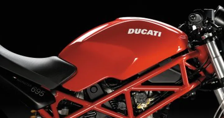 Monster 695:  continua l'evoluzione della specie