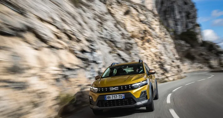 Dacia Sandero Stepway Eco-G 120 Auto, arriva il GPL con cambio automatico: da 19.100 euro