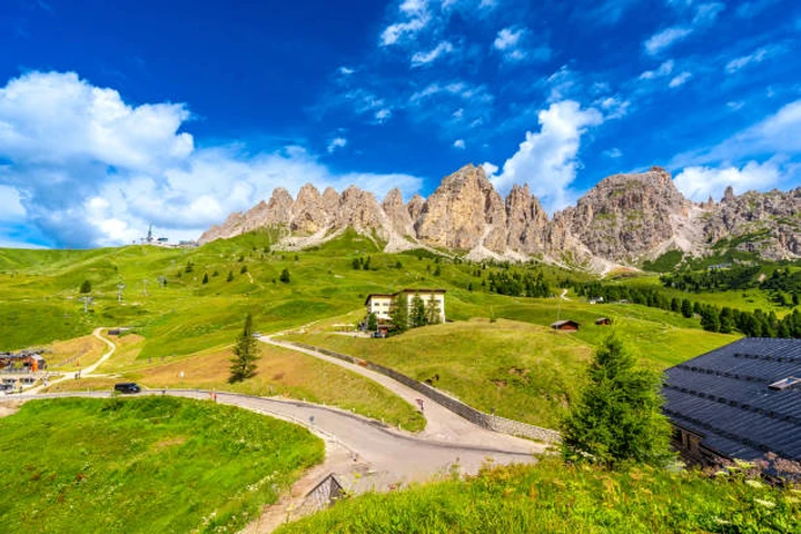 Passo Gardena, si lavora alla ZLT estiva per ridurre il traffico turistico