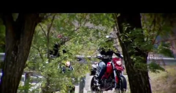 Video Ducati Hypermotard 796