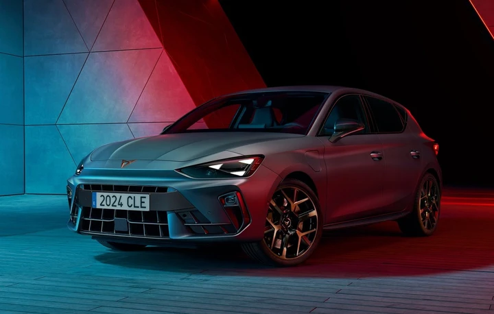 Cupra Leon 2024: restyling e novità nei modelli Compact e Sportstourer