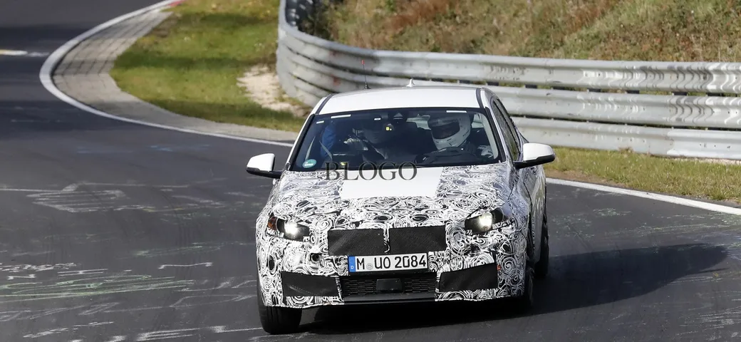 BMW Serie 1: foto spia degli interni