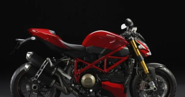 Ducati 2011: piccoli ritocchi per Monster 696 e Streetfighter