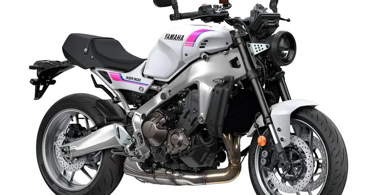 Yamaha XSR900 2027: torna il rosa anni '90, 119 CV di potenza