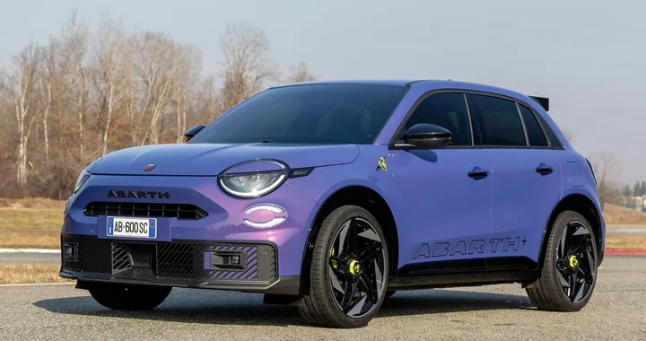Abarth 600e: potenza elettrica e design aggressivo nel nuovo B-SUV dello scorpione
