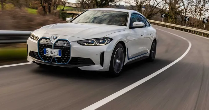 BMW i4: prova, prezzo, autonomia della berlina elettrica