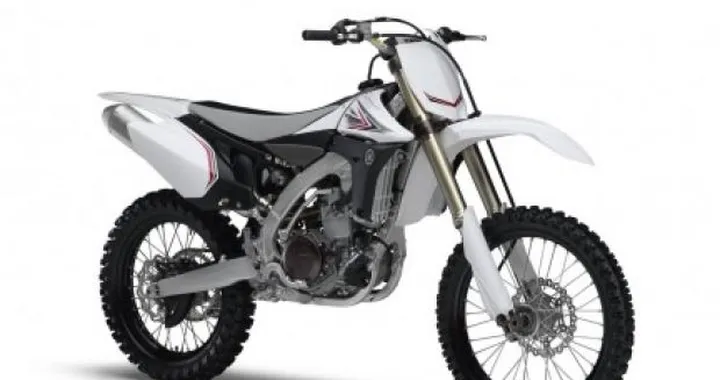 Yamaha YZ450F 2010: nuove immagini della rivoluzionaria off-road di Iwata