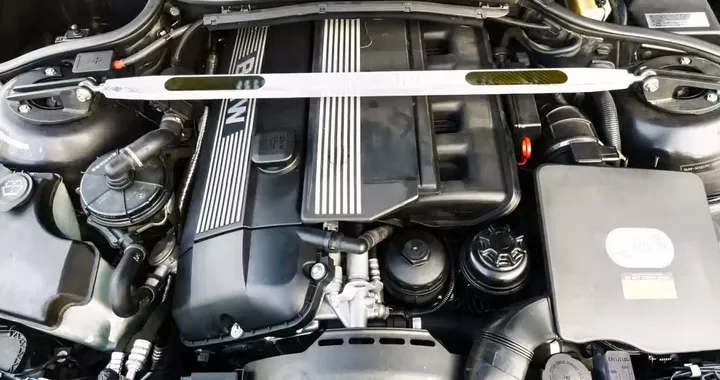 Il motore da 6 cilindri che supera agilmente i 300.000 km