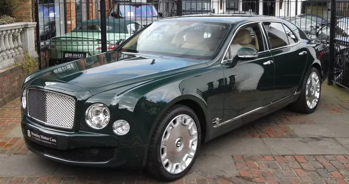 La Bentley della Regina Elisabetta è in vendita
