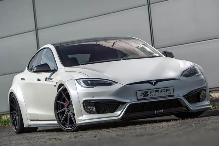 Tesla Model S: look racing con Prior Design