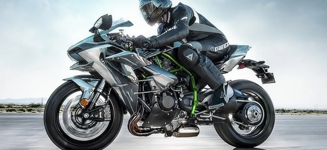 Kawasaki Ninja H2 2015: tutte le foto e i video della sovralimentata di Akashi [Foto]