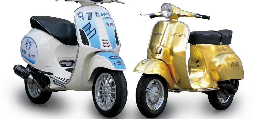 Polini ad EICMA con la Vespa Oro 23 Carati e Vespa 171 4T