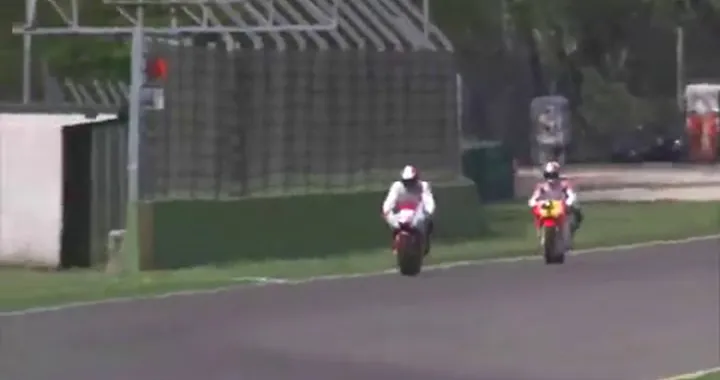 Yamaha TZ250 firmata da Agostini e Cadalora per lOspedale Amico