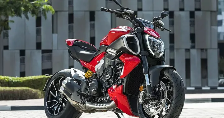 Ducati Diavel V4: arrivano i primi due premi del 2024 per questa moto