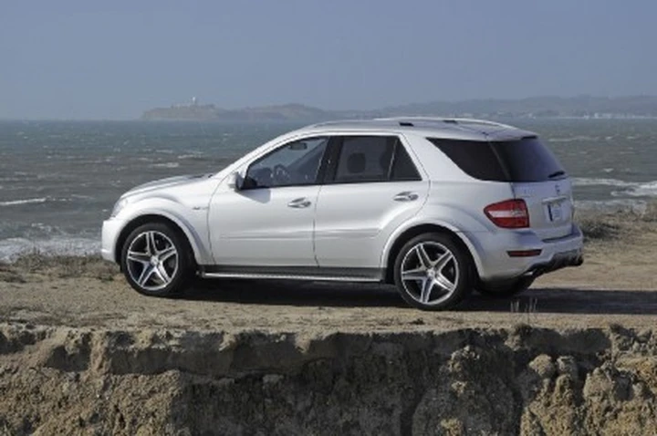 Mercedes Ml63 Amg 10th Anniversary e Performance Studio: due versioni per celebrare il decennale della Ml55