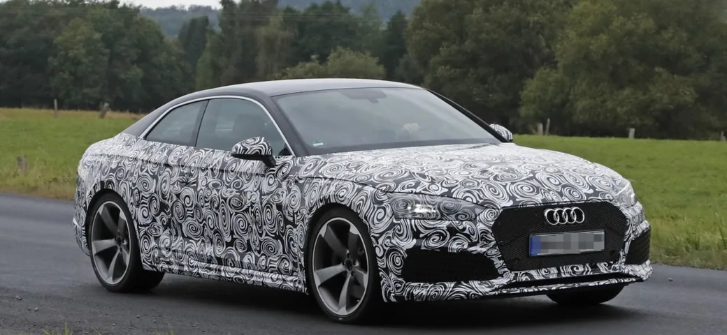 Audi RS5: nuove foto spia su strada