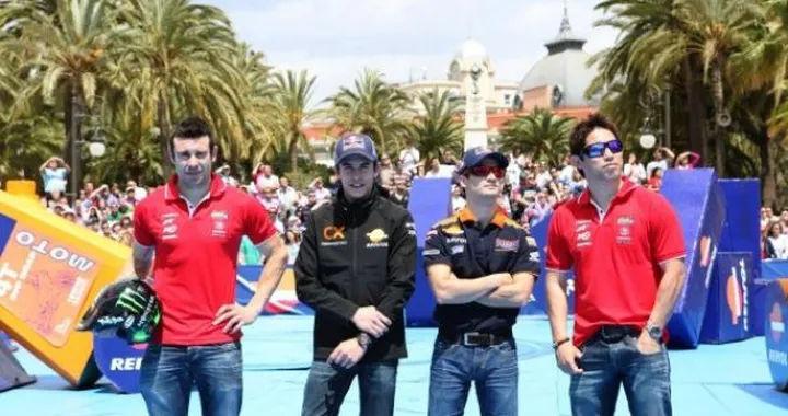 Pedrosa, Marquez e Bou all'inaugurazione della nuova raffineria Repsol di Cartagena