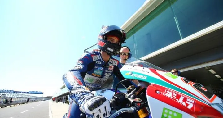 WSBK, Leon Camier: "Siamo tutti molto vicini, i tempi di oggi non contano"