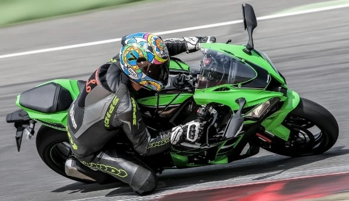 Metzeler Days - Vallelunga 2016: Kawasaki Ninja ZX-10 R 2016 e Racetec RR K1