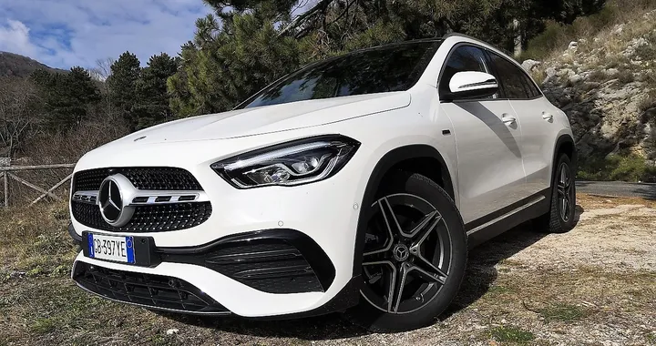 Mercedes-Benz GLA 250e: la prova su strada