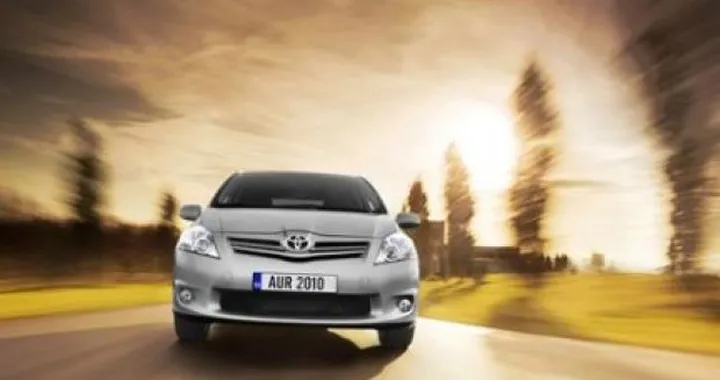 Toyota Auris restyling: nuove immagini ufficiali e informazioni per il mercato italiano