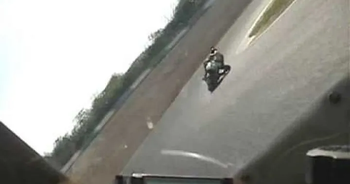 Suzuki GSX-R 1000 VS Yamaha TZ250