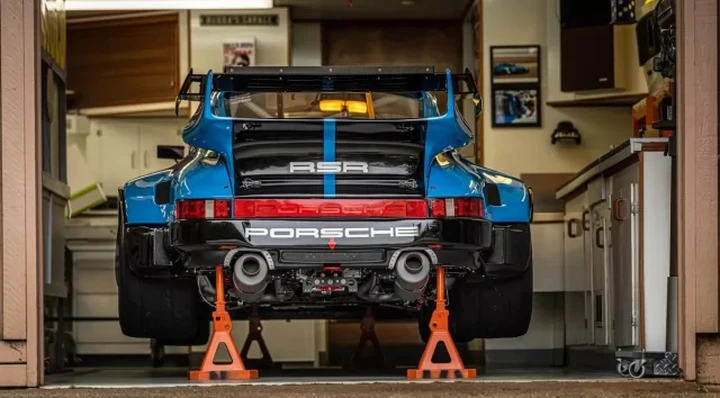 Trasforma una Porsche 911 in una RSR: ci sono voluti 14 anni