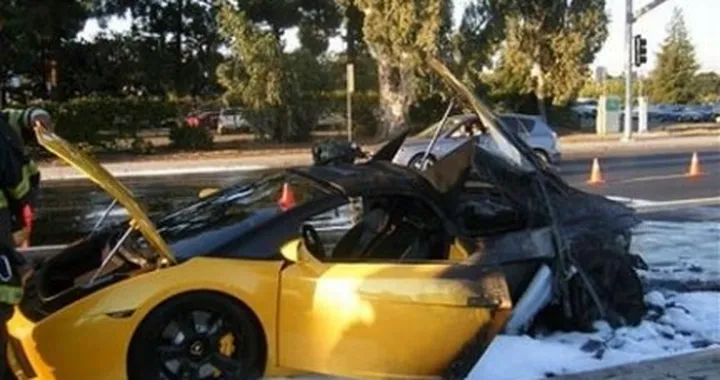 Lamborghini in fiamme
