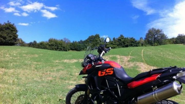 Foto del giorno: BMW F800GS tra le colline reggiane