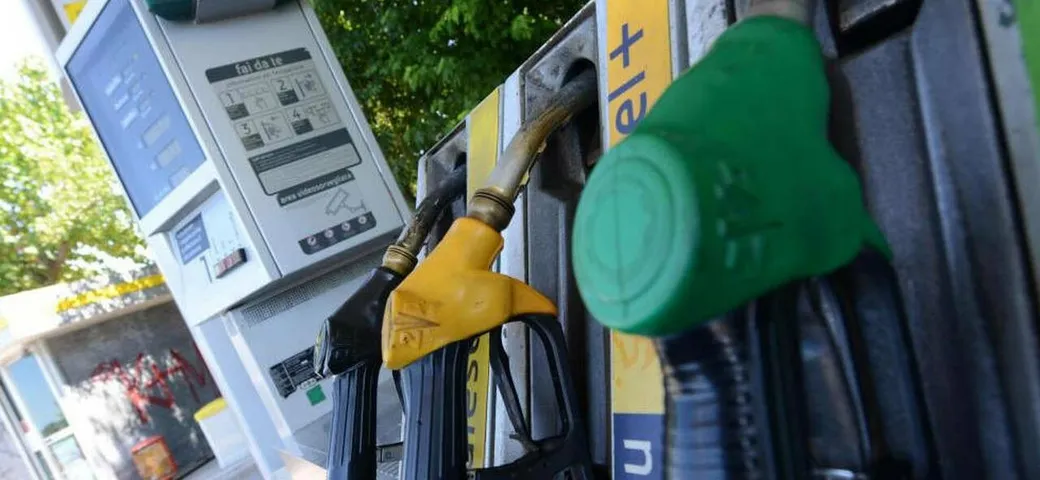 Prezzi carburanti: il Governo si impegna per ridurre le accise