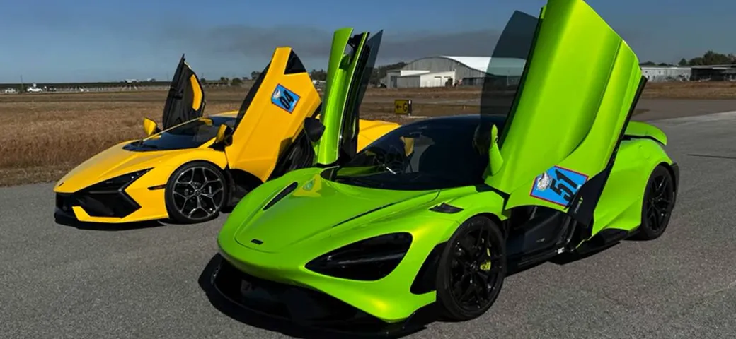 Lamborghini Revuelto vs McLaren 765 LT: sfida nello scatto e in ripresa | Video