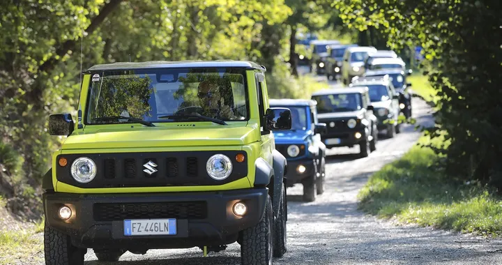 Suzuki, al raduno 4x4 2020 con Vitara e V-Strom
