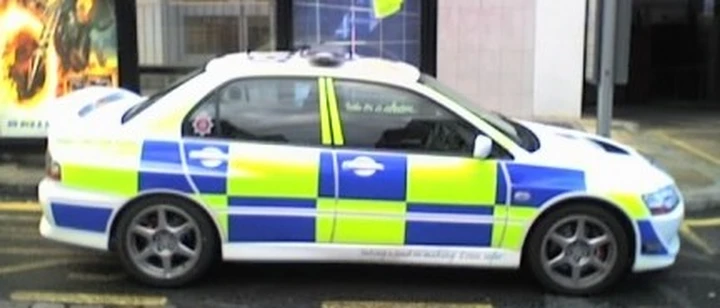 Mitsubishi Evo 8 per la polizia inglese