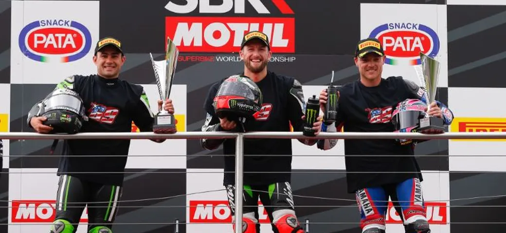 SBK Donington 2017: Sykes vince Gara-1 su Haslam e Lowes, Rea KO