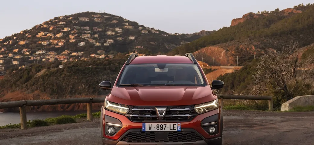 Dacia Jogger arriva nelle concessionarie con due 