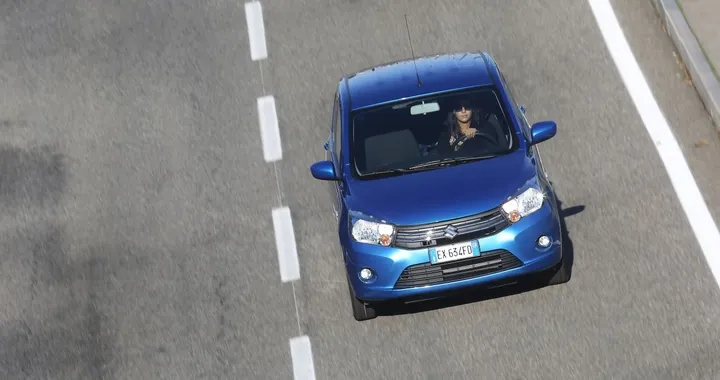 Suzuki lancia il suo primo diesel: ha 2 cilindri e 48 CV