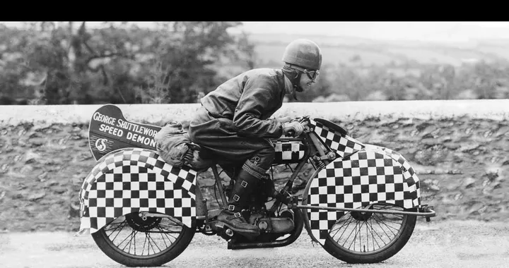 Calendario Metzeler 2016, Take the Road