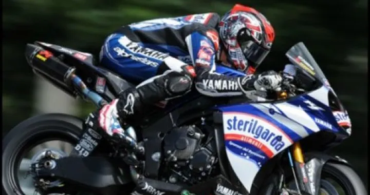SBK a Nurburgring: Spies vince il duello con Haga in gara1