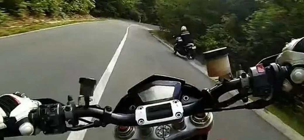 Video: mai esagerare con la velocità su strade sconosciute...