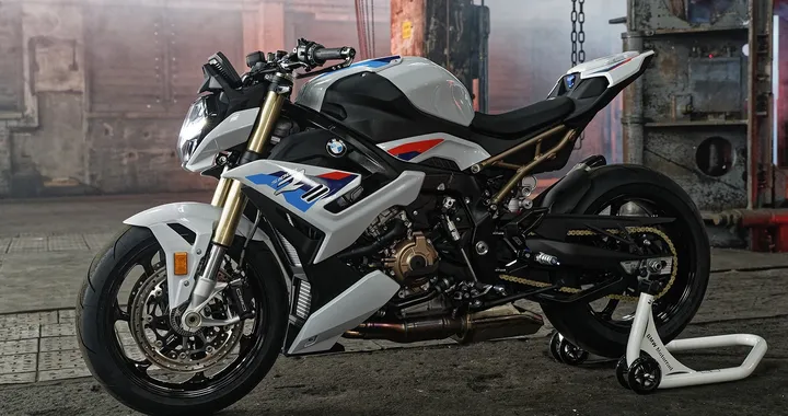 BMW S 1000 R 2021, la nuova roadster è ancora più affilata