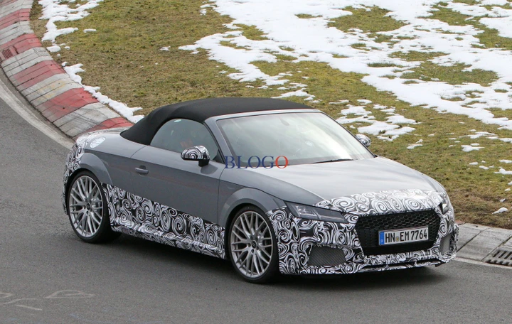 Foto spia Audi TT-RS Roadster