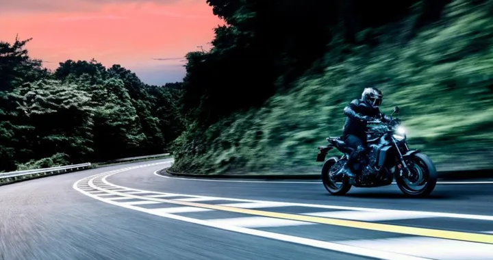 Yamaha MT-09 2026: perché il motore tre cilindri conquista i motociclisti
