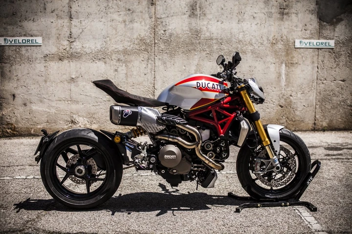 Ducati Monster 1200 
