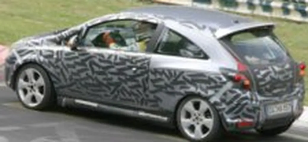 Sorelle infuriate: Punto Abarth e Corsa OPC