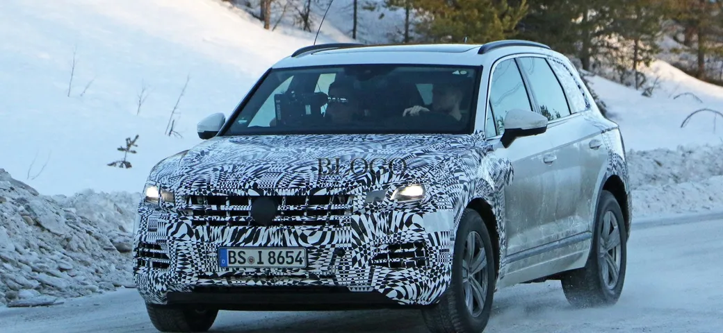 Volkswagen Touareg: nuove foto spia sulla neve