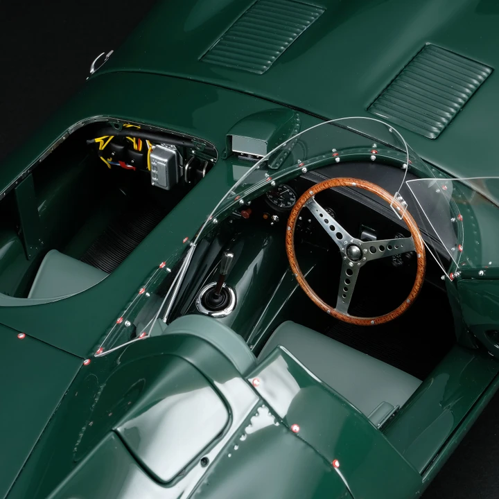 Jaguar D-Type scala 1:8