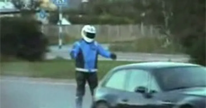 Video folie: GSX-R vs BMW Z3