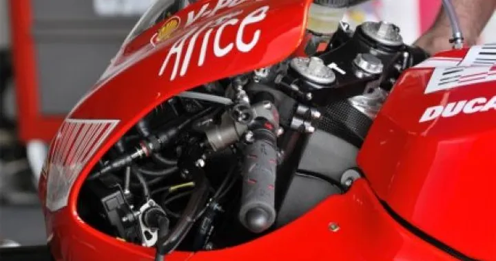 Ducati Desmosedici GP9: c'è anche il "monoscocca" in alluminio?