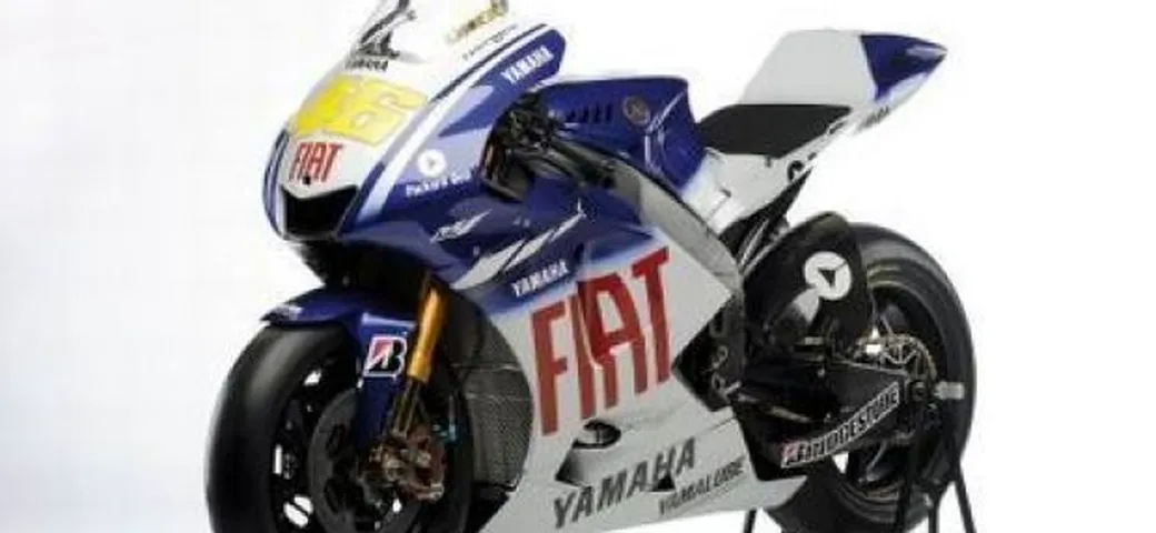 Riders ti fotografa sulla moto di Valentino al Fiat Yamaha Team Party e puoi vincere Misano